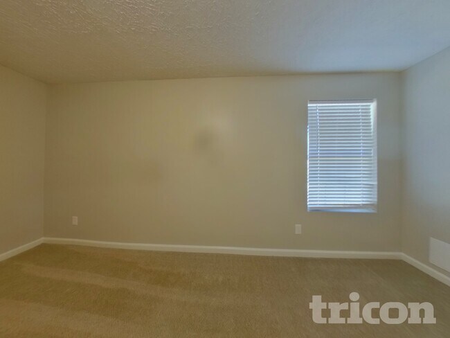 Building Photo - 40 Bramble Bush Trail