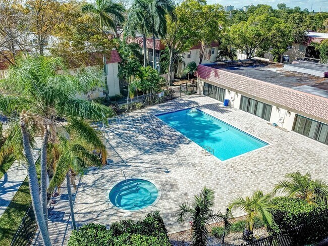 Building Photo - 126 S Cypress Rd