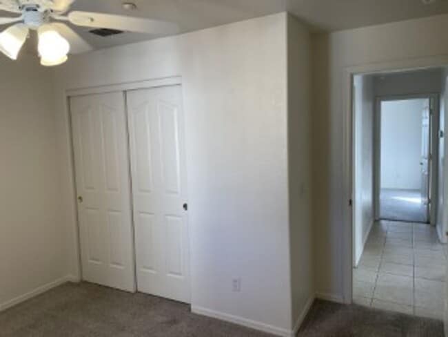 Building Photo - LAKE1335