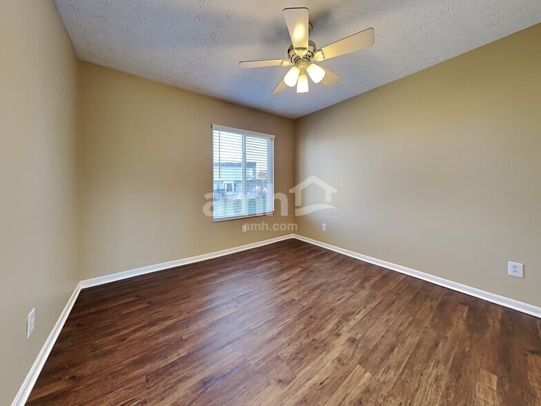 Building Photo - 25 Wheatmore Ct
