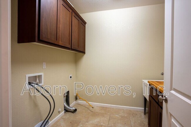 Building Photo - 7048 Greenford Way