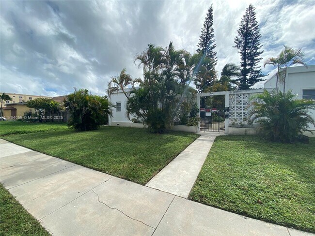 Building Photo - 1820 Funston St