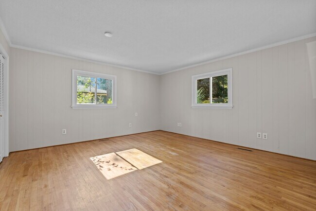 Building Photo - 53 Pine Lake Dr