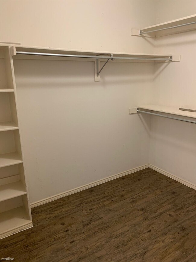 Building Photo - 3 br, 2 bath House - 1142 Robin Circle