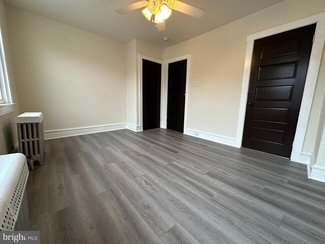 Building Photo - 2525 1/2 Edgemont Street Unit