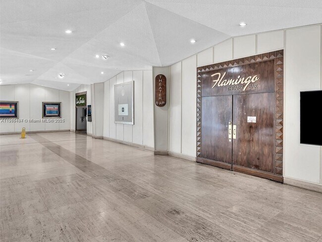 Building Photo - 801 Brickell Bay Dr