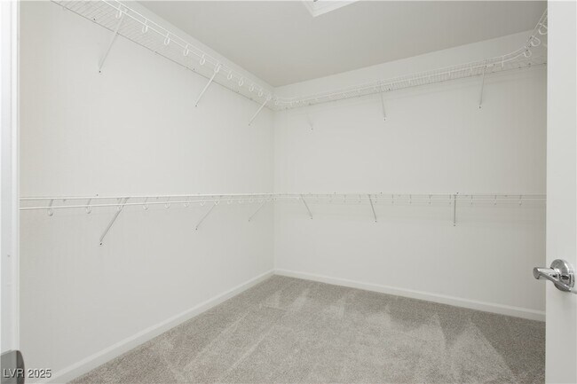 Building Photo - 7977 Mountain Lilac St