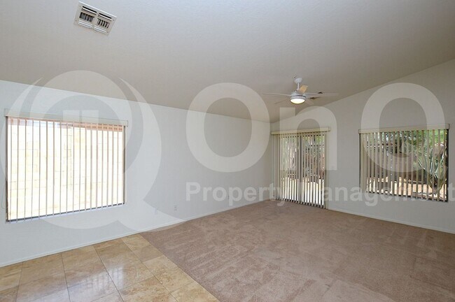 Building Photo - 10253 E Penstamin Dr