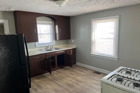 Building Photo - 1317 Oakwood Ave