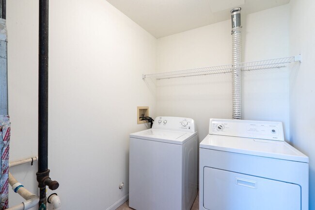 Building Photo - 3523-3525 Prescott Dr.