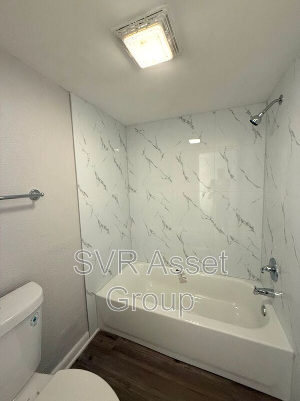 Building Photo - 100 Fairway