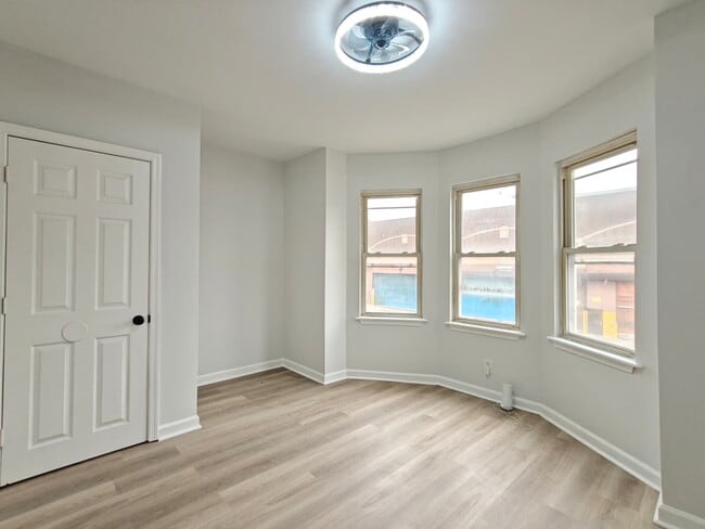 Building Photo - 312 N 59th St