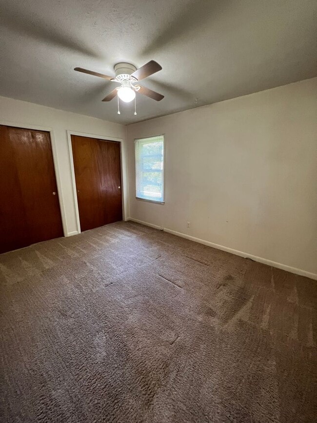 Building Photo - 116 Oates Dr