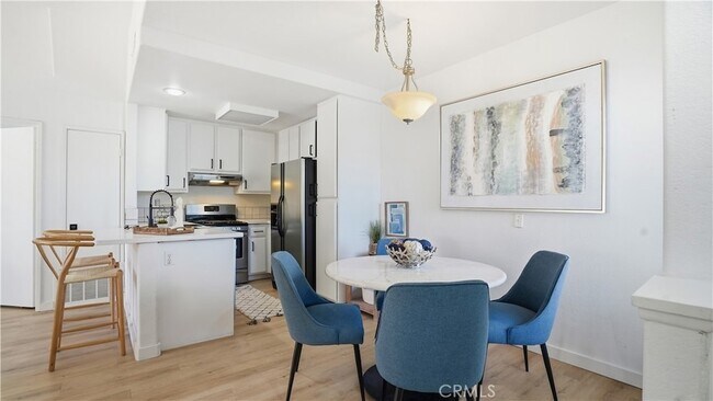 Building Photo - 405 Ribbon Beach Way