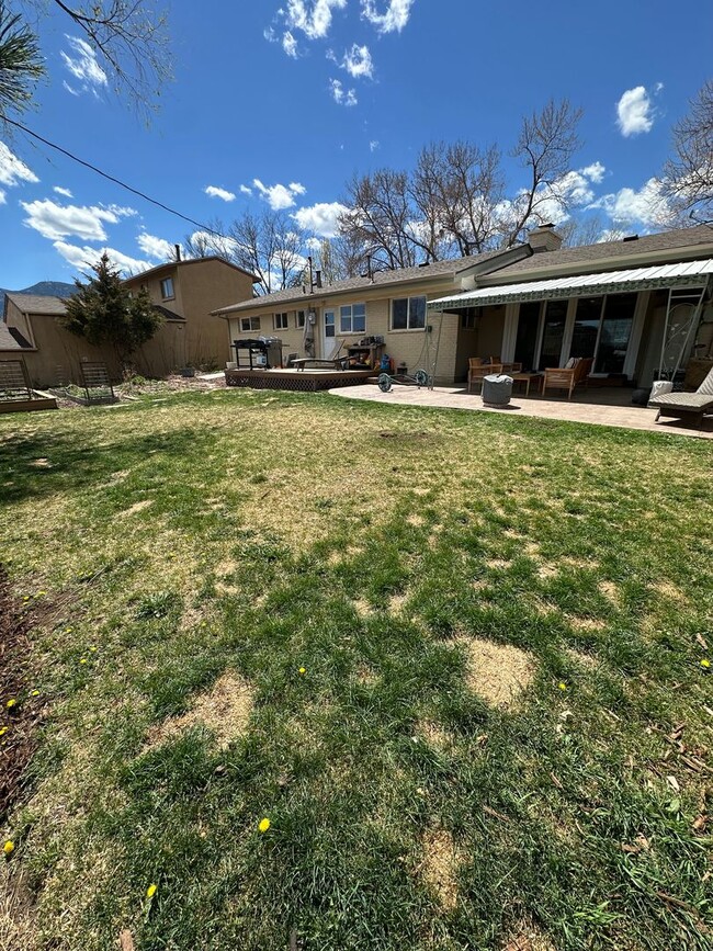 Building Photo - Charming Updated Ranch-Style Home