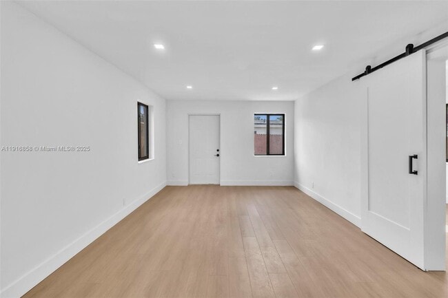 Building Photo - 1123 NE 1st Ave.