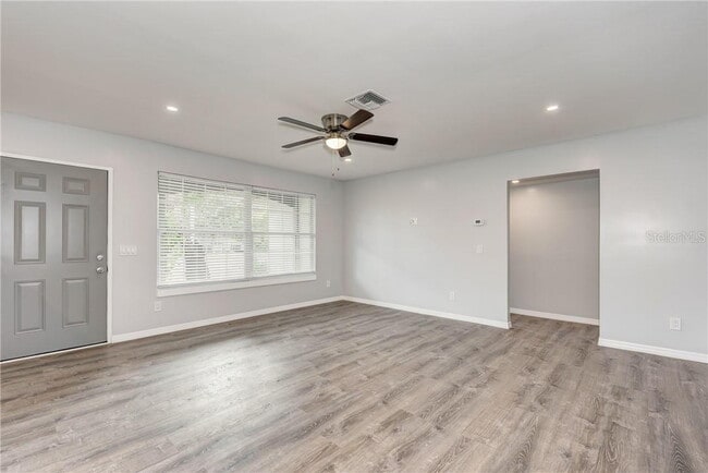 Building Photo - MOVE IN TO THIS SARASOTA HOME NOW WITH ZER...