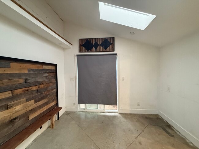 Building Photo - 521 38th Avenue, Main Unit