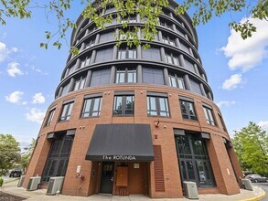 Building Photo - Rotunda