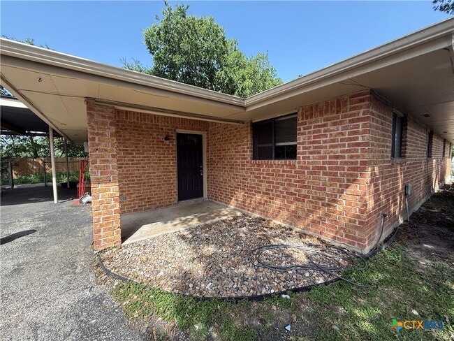 Building Photo - 705 Woodcrest Cir