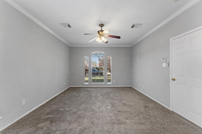 Building Photo - 11910 McKinney Falls Ln