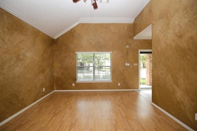 Building Photo - BEAUTIFUL 2 BEDROOM 2 BATH LEASE HOME BUIL...