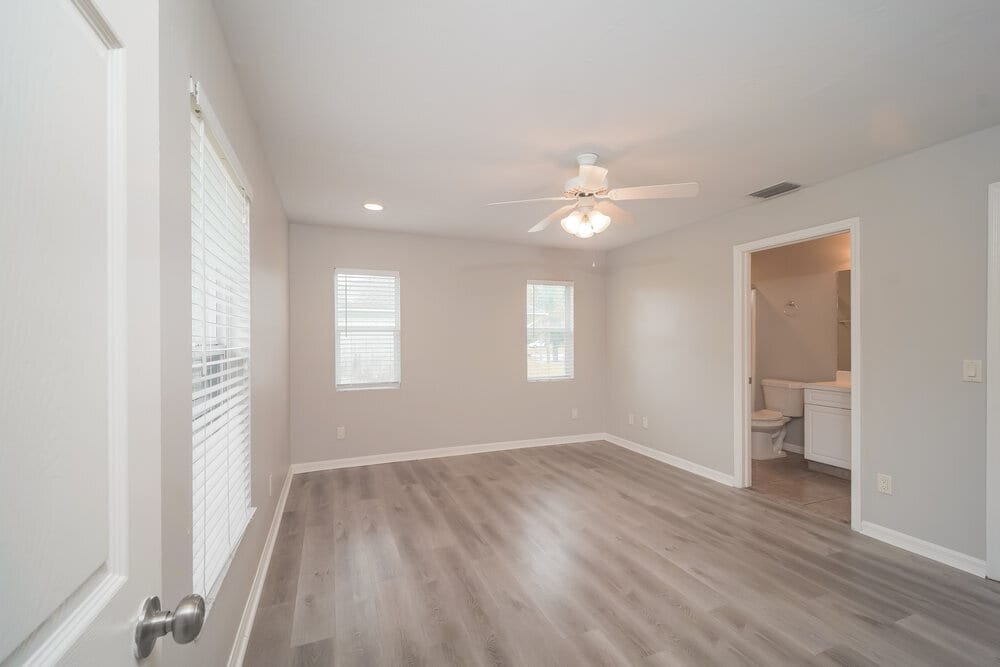 Building Photo - 1413 SW 11th Pl