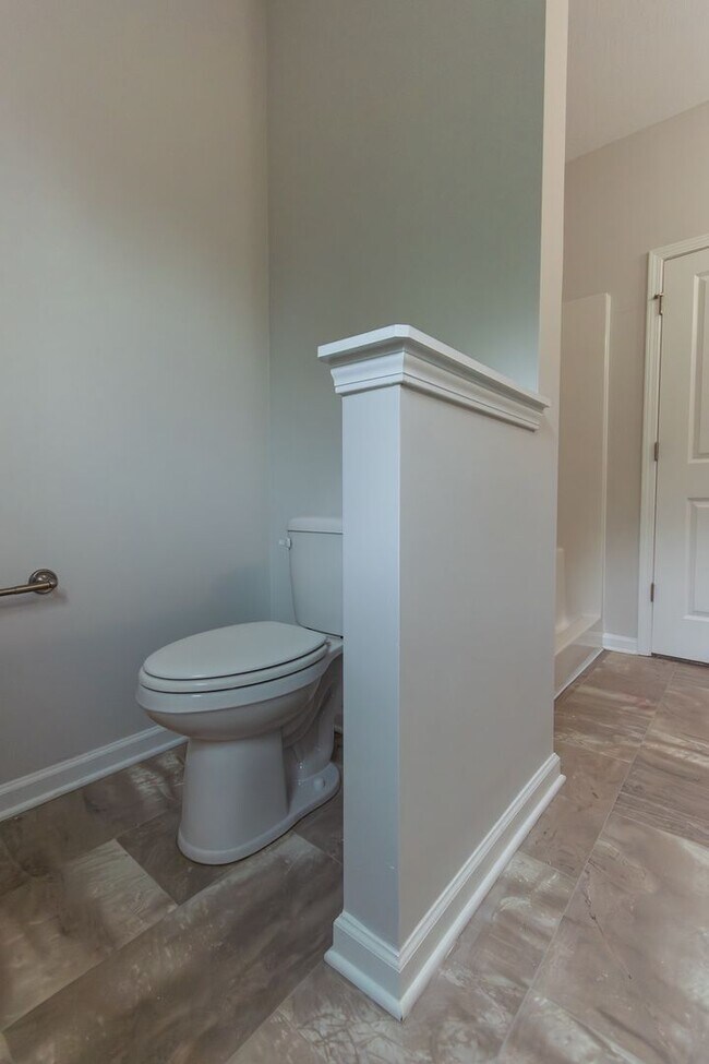 Building Photo - 57 White Pine Way