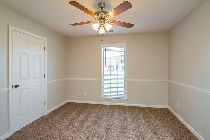 Building Photo - 7722 Pin Cove