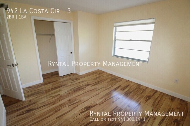 Building Photo - 942 La Costa Cir