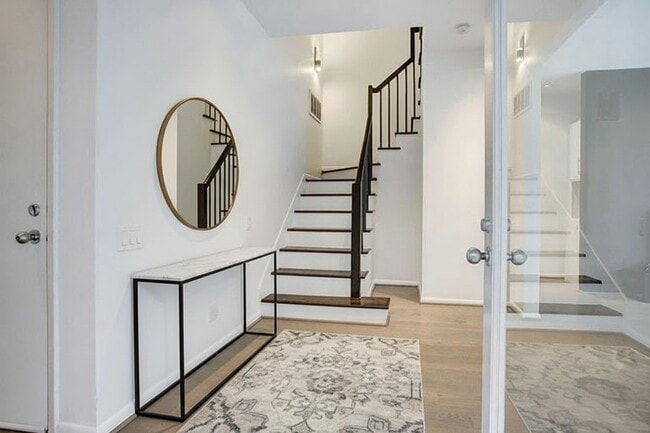 Building Photo - 1417 Harold St