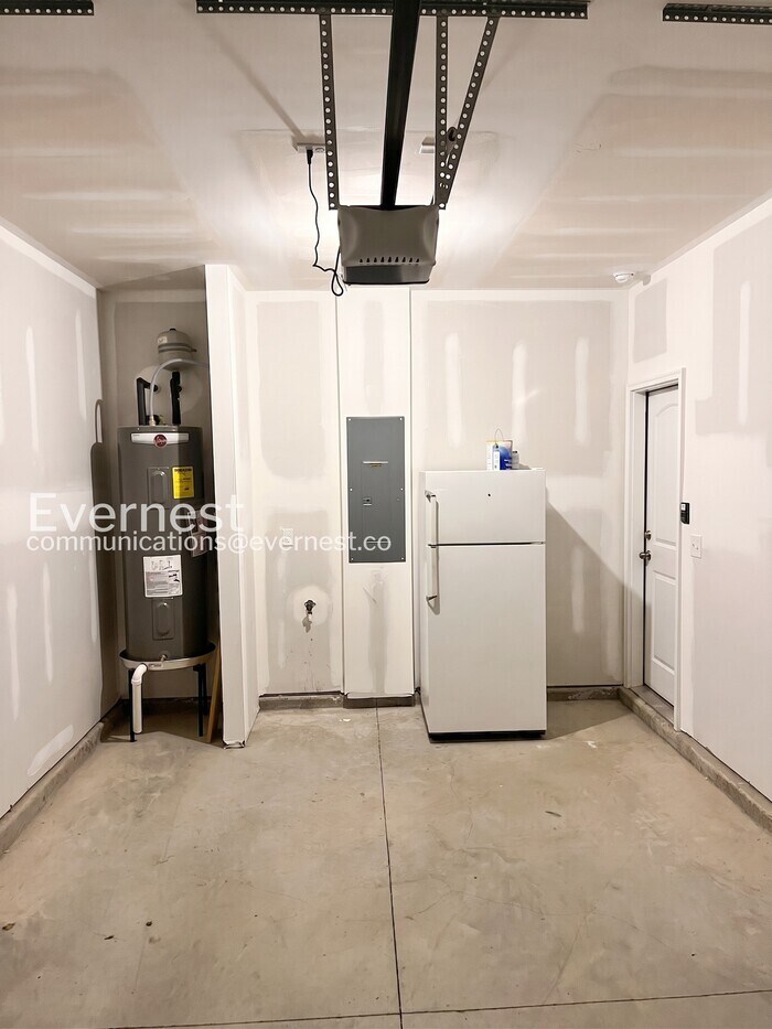 Building Photo - 4522 Skywood Ln