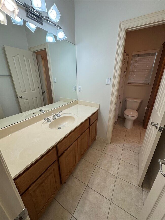 Building Photo - 13700 Madrone Mountain Way