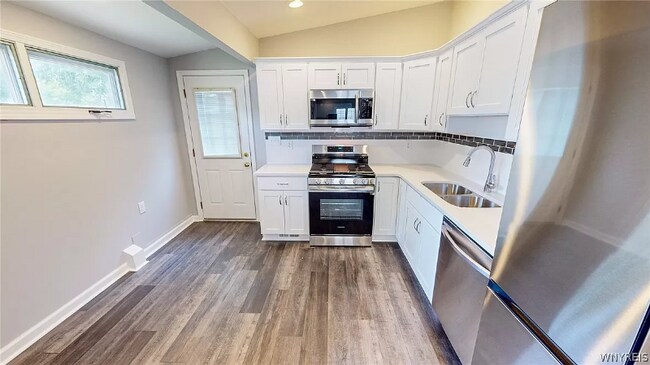 Building Photo - 222 Dupont Ave