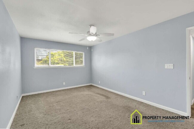Building Photo - Charming 3-Bed Oasis with 2 Full Baths in Sacramento's Serene Pocket Neighborhood