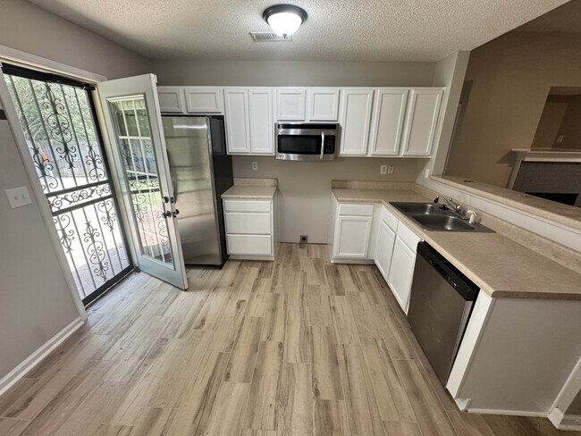 Building Photo - 6628 Whitten Grove Dr