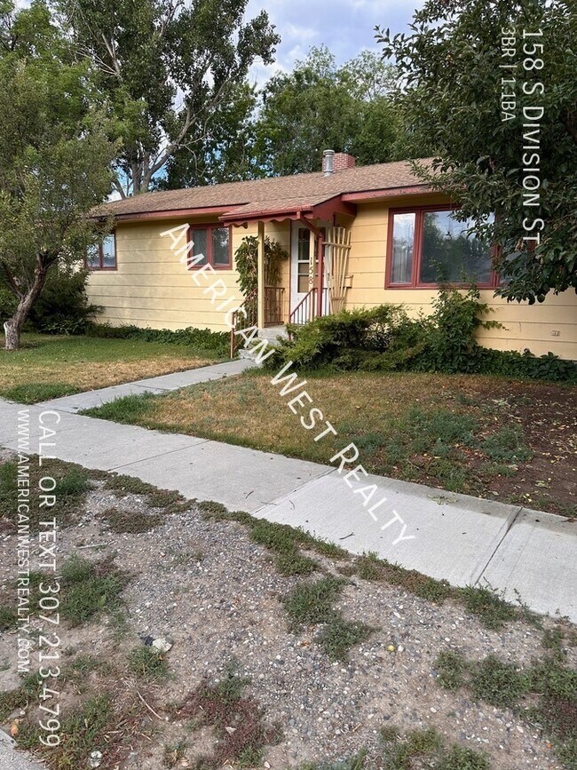 Primary Photo - 158 S Division St