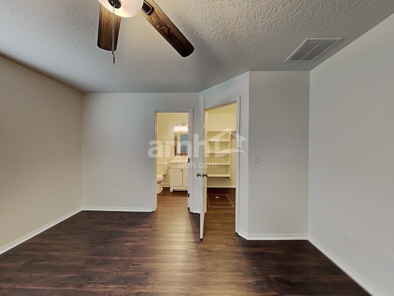 Building Photo - 536 N Copper River Dr