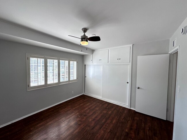 Building Photo - ***MOVE-IN SPECIAL 2 WEEKS FREE RENT***Fan...