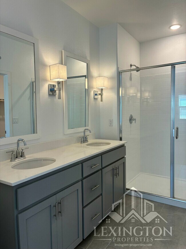 Building Photo - Beautiful Modern, 3BD/2.5BA Home in Rancho...