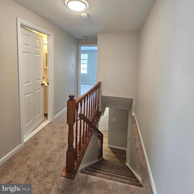 Building Photo - 8473 Aurora Ct