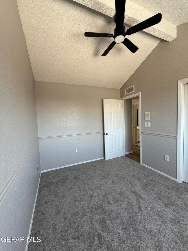 Building Photo - 11708 Sierra Azul Dr
