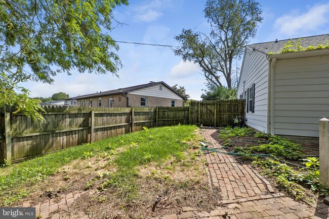 Building Photo - 1317 Cedarwood Dr