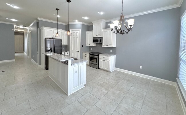 Building Photo - 3 Bed, 2 Bath Home in Pelican Point – Spac...