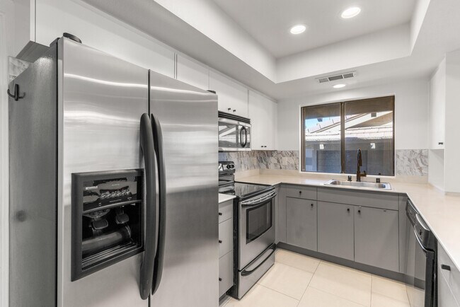 Building Photo - 46642 Arapahoe Cir