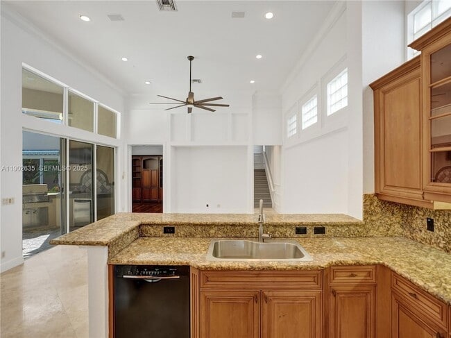 Building Photo - 16291 Bristol Pointe Dr