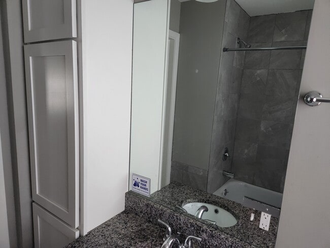 Building Photo - 220 Old County Line Rd