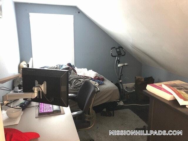 Building Photo - 40 Hillside St