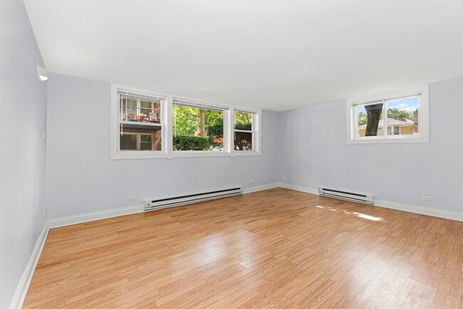 Building Photo - 2624 W Catalpa Ave