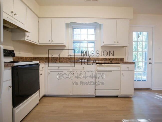 Building Photo - 1506 Honor Dr